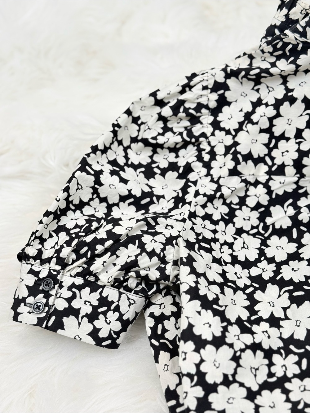Target New Day White Cotton Button Down • M•Minimalist Clean Girl Luxe - Picture 6 of 9